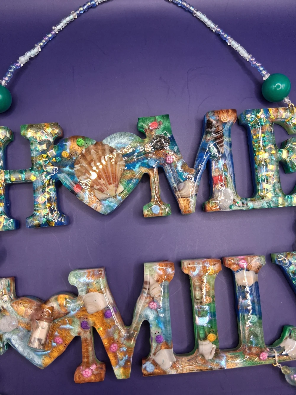 HOME FAMILY LOVE Resin Hanging Wall Art - Multicolor